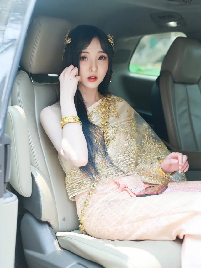 " achieve 4 " aid perform honored guest road to appear modelling exposure, wen Wan of Ju Jing  Dai  is moving, liu Xie peaceful beauty gives height