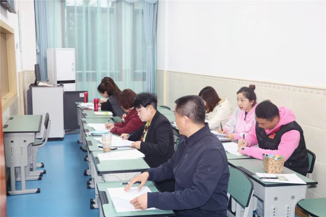 花儿朵朵“美”丽成长丨双流实验小学外国语学校美术成长精进课