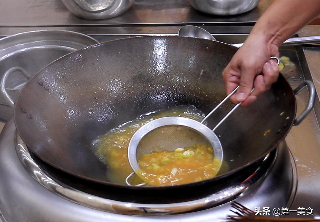 图片[9]-掌握这个诀窍 做出来的金汤肥牛汤汁金黄 酸辣开胃 做法简单-起舞食谱网