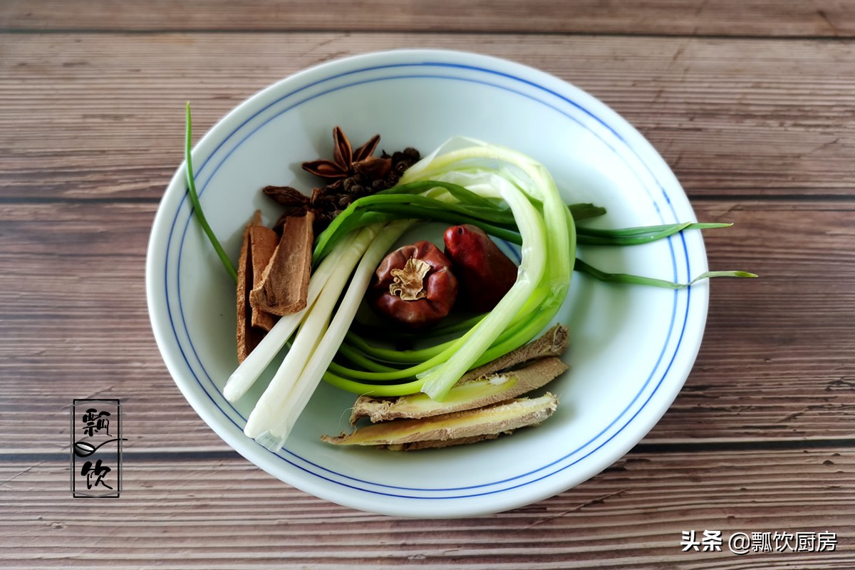 寒冷的冬天，在家做魚鍋很簡單，湯鮮味美，營養又溫暖，太喜歡了