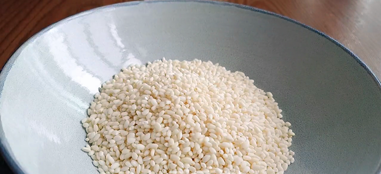 五花肉不要紅燒啦，淋2個雞蛋，你想不到的做法，每次上桌不夠吃