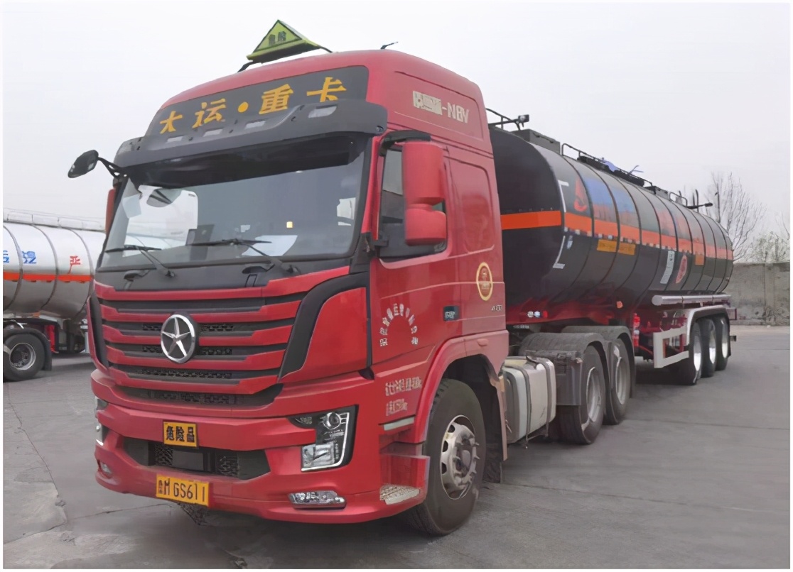 大運危險品車(chē)輛銷(xiāo)售火爆，貼心服務(wù)贏(yíng)夸贊
