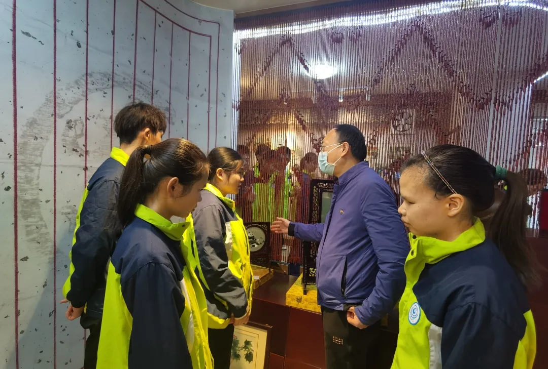 成都市特殊教育学校丨清明祭奠·缅怀先贤