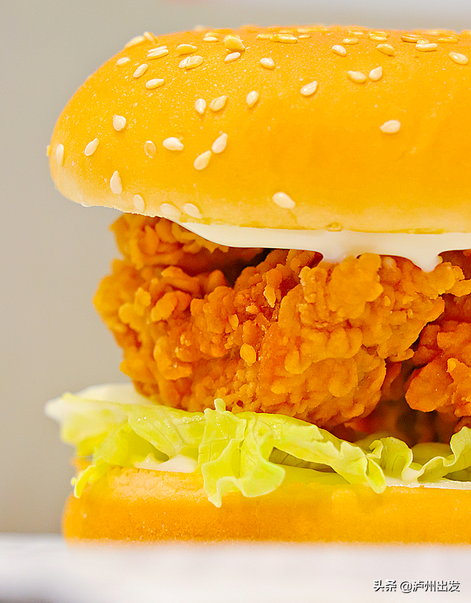 Can pull silk, can shed juice! Lu city Jing shows Aoteman thematic hamburger inn! Adjoining child is greedy cried