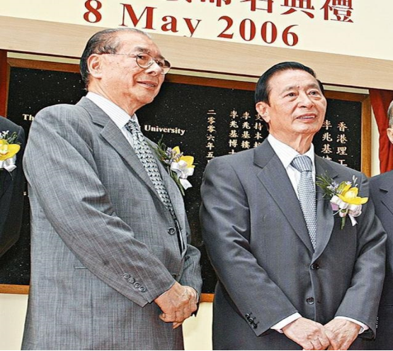 两位哥哥坐拥千亿资产，弟弟在老家打工，给百亿资产却分文没动