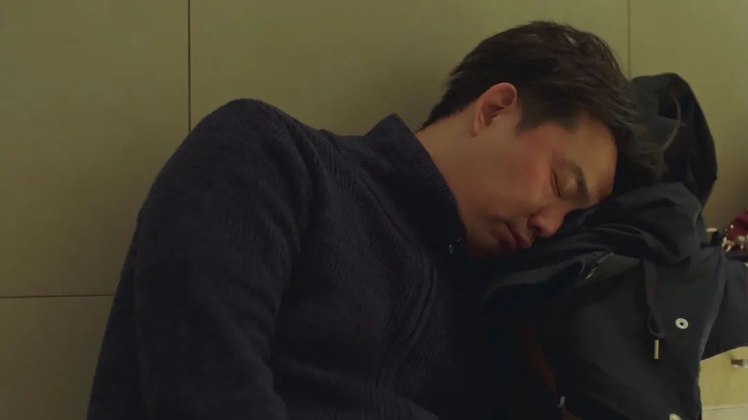 中国男人不睡觉的背后，是别无选择