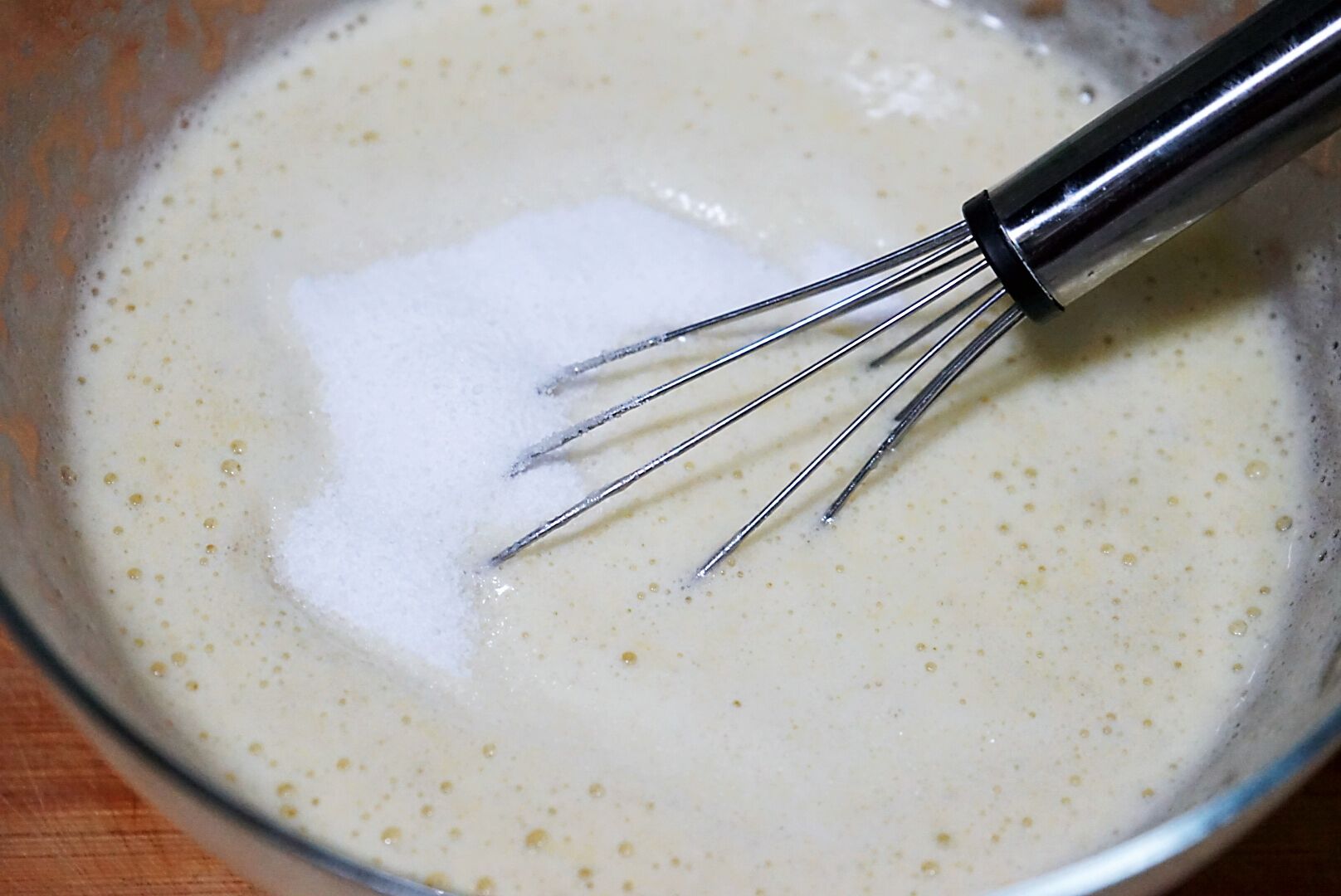 不放黄油的香蕉磅蛋糕，口感松软热量低，做法简单又省心，美味