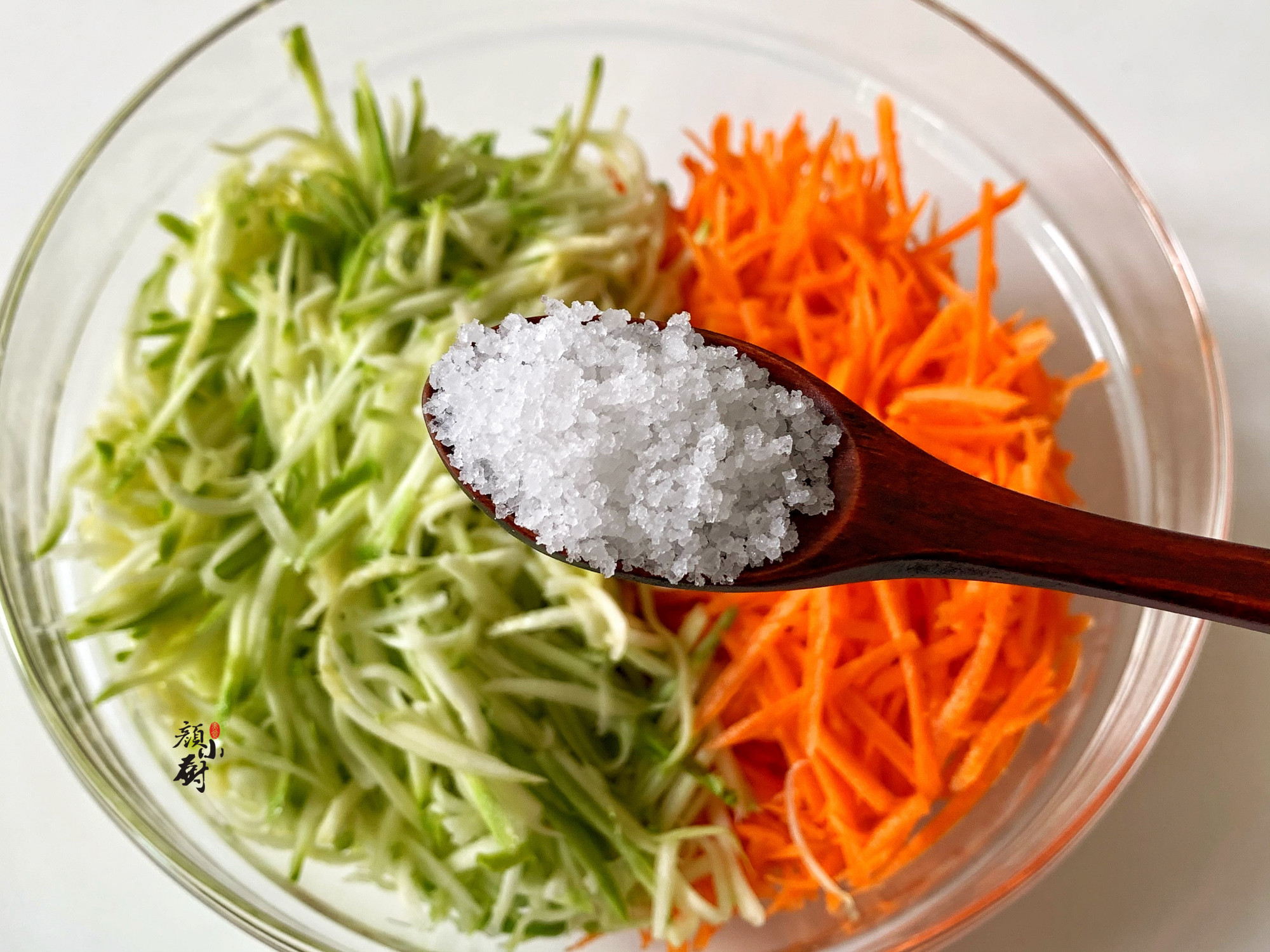 這食材最近吃得多，3元做一盤，搓成小丸子蒸一鍋，蘸料吃真香