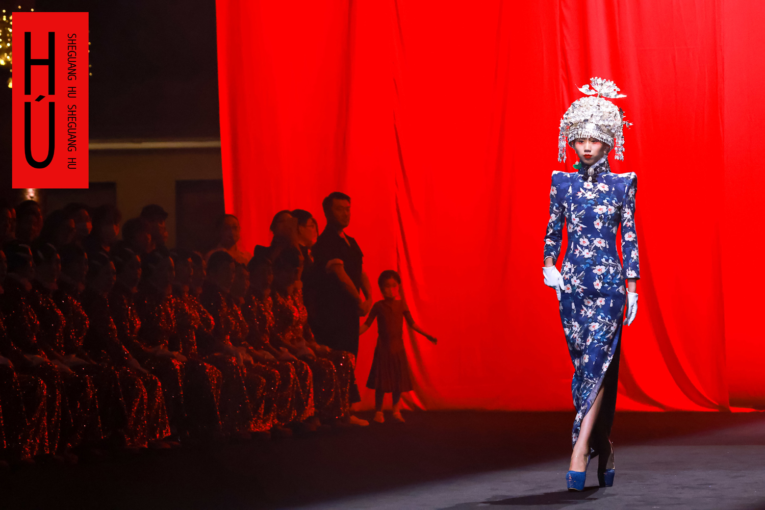 胡社光高级定制全国时尚巡演在武汉红T首演