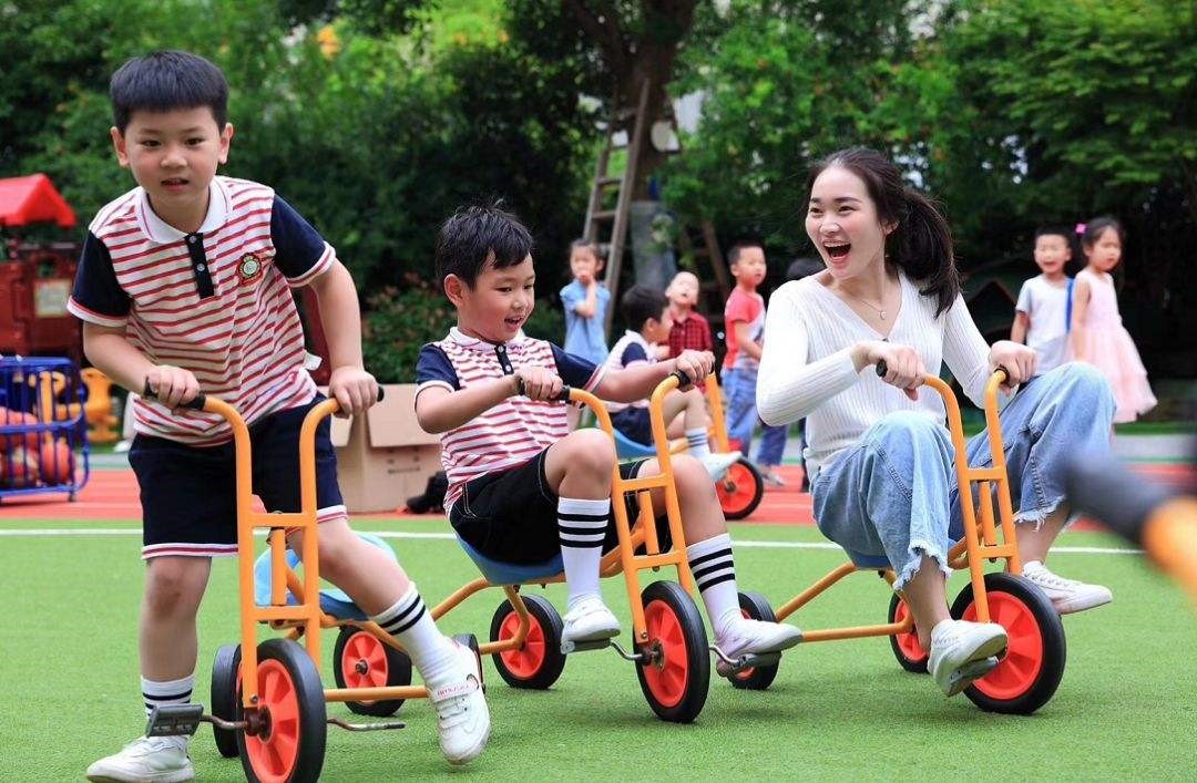 幼兒園放學延遲至6點，家長就有時間接送孩子？ 立馬又暴露新問題