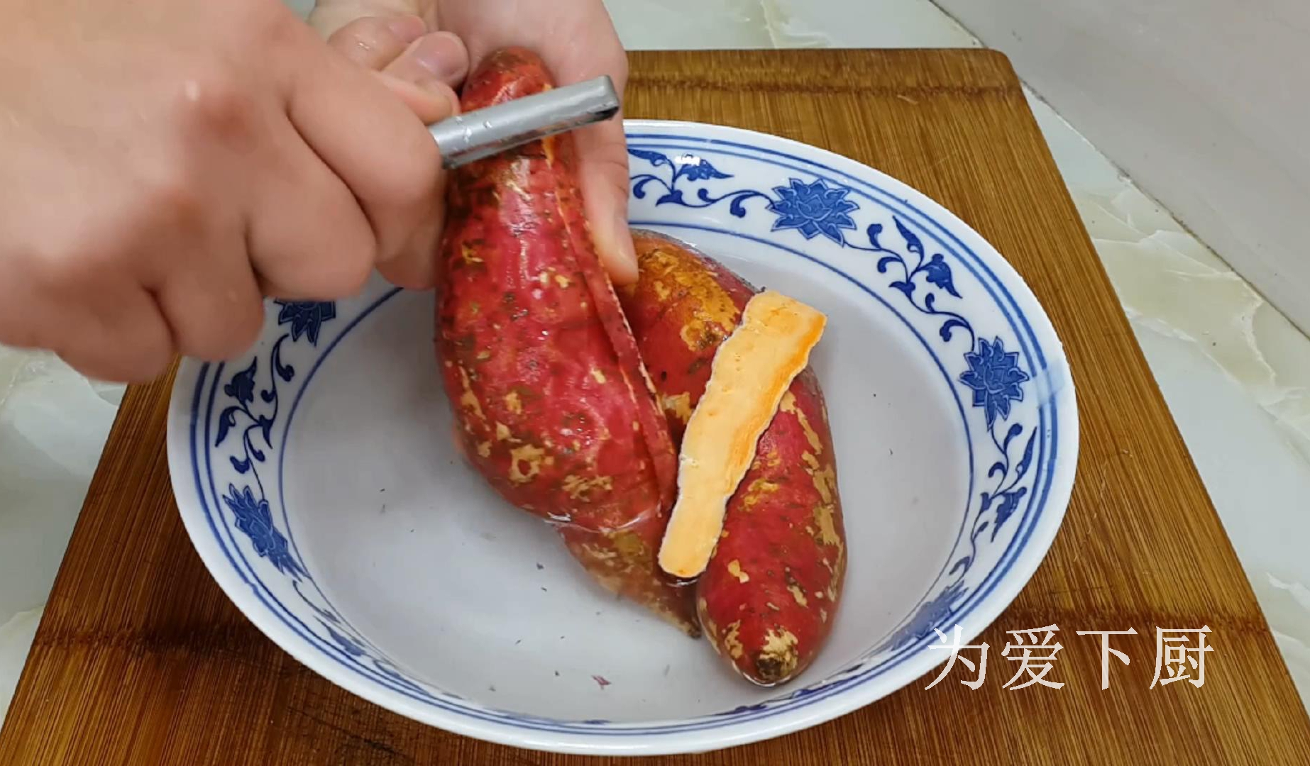 這零食的做法太好吃了，冰箱裡一放，比薯片還好吃，一口一個真香