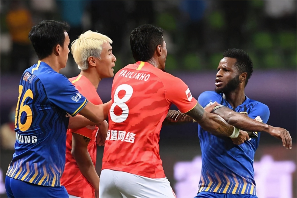 从郑智到保利尼奥，再到韦世豪锁喉，足协为何迟迟不罚恒大？