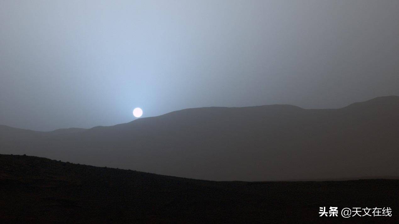 为什么火星的日落与地球的日落不同？