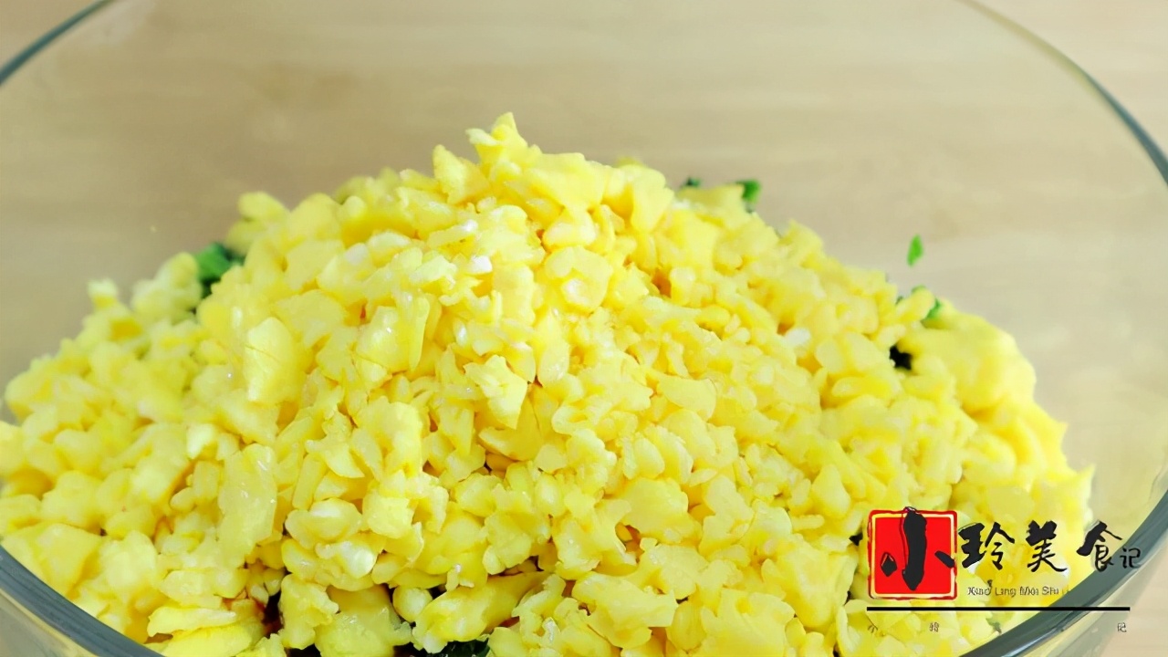 春季要多吃菠菜，補鐵又補鈣，學會這種做法，出鍋孩子吃美了，香