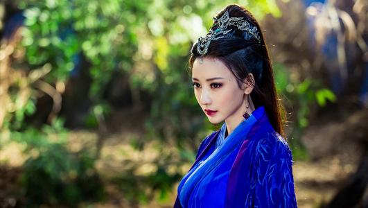 柳岩自爆独居生活，穿睡衣买菜不避讳，一个人的生活有多爽？