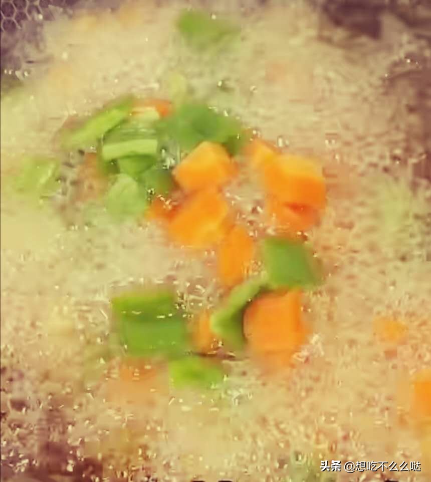 宫保鸡丁这么做，看着就有食欲，做法简单，又香又下饭，好好吃哦