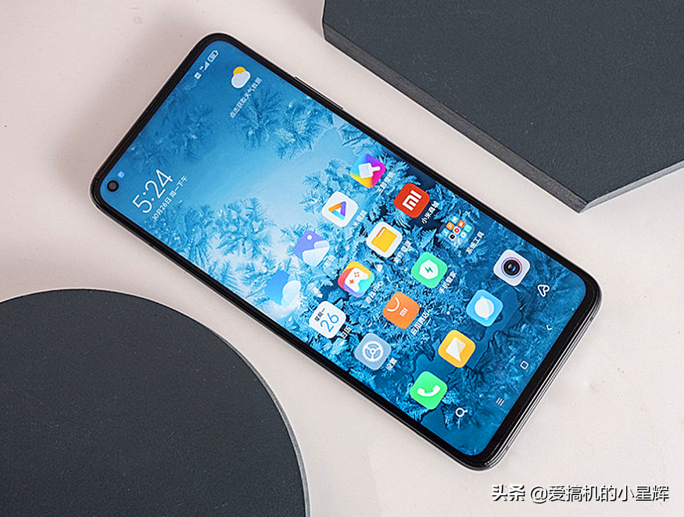 小米爆款手机重回低价，5000mAh+256GB，体验不输红