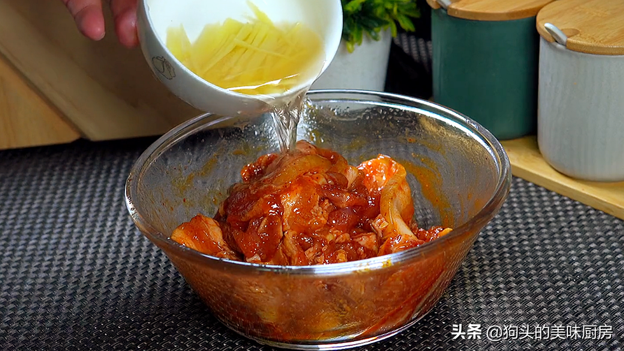 五花肉不紅燒了，教你秘製的做法，上鍋一蒸，下飯又解饞，太香了