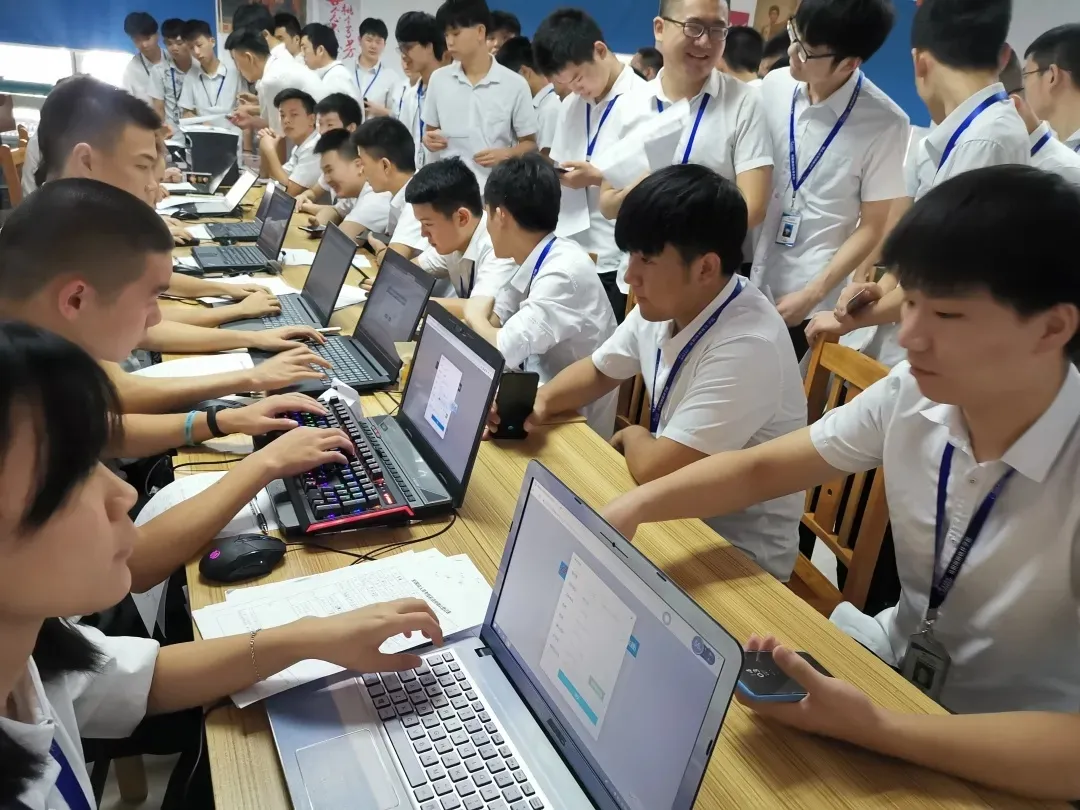 北大青鸟贵州大数据学院高考特招班