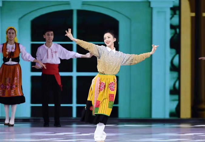 Spring late first couplet discharges exposure! Should be Tong Liya chaired unexpectedly spring late? Zhou Tao of gold partner Dong Qing becomes memory