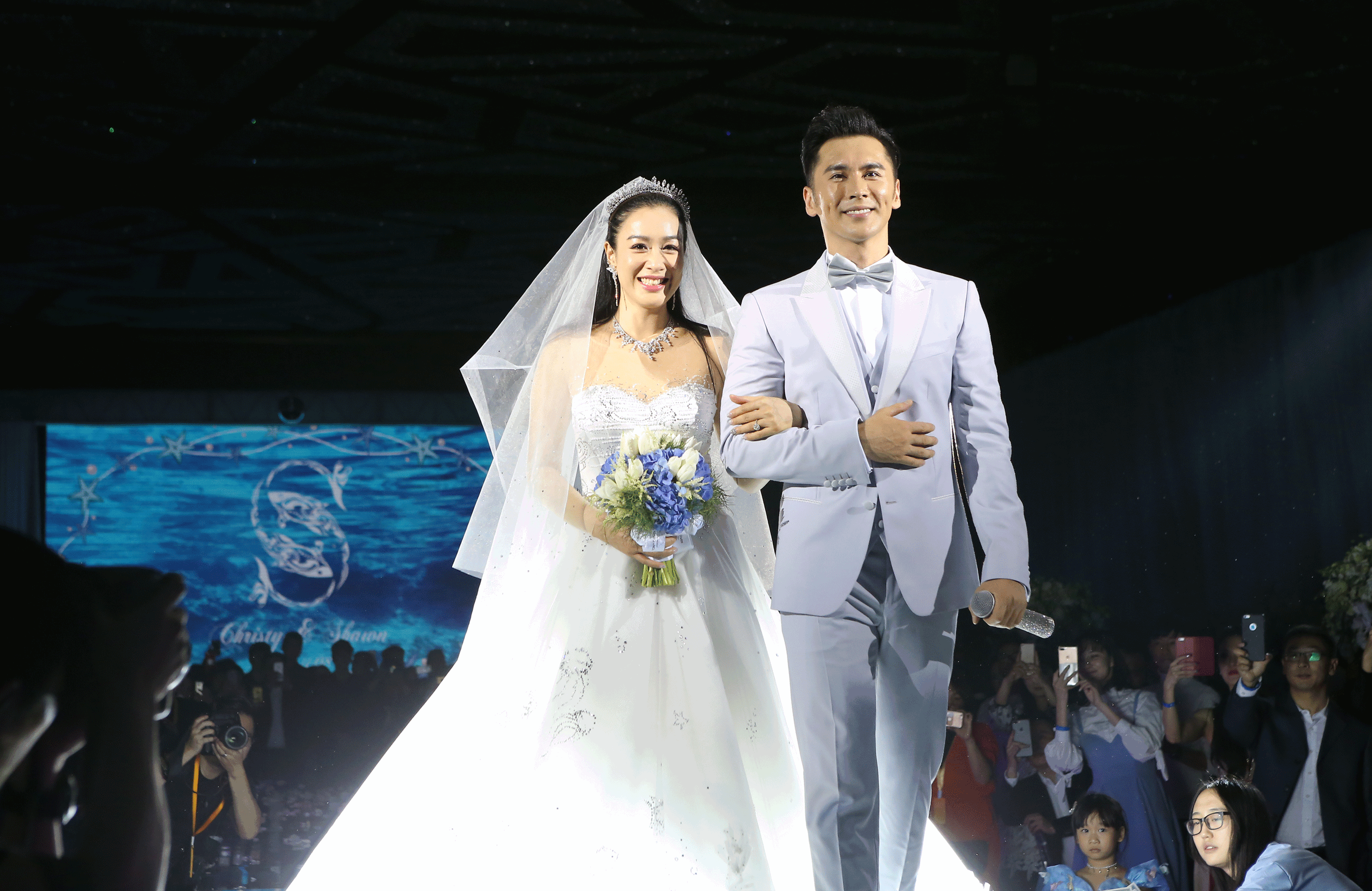 钟丽缇三个女儿同妈不同爸，颜值让人感叹，网友：基因实在太强大