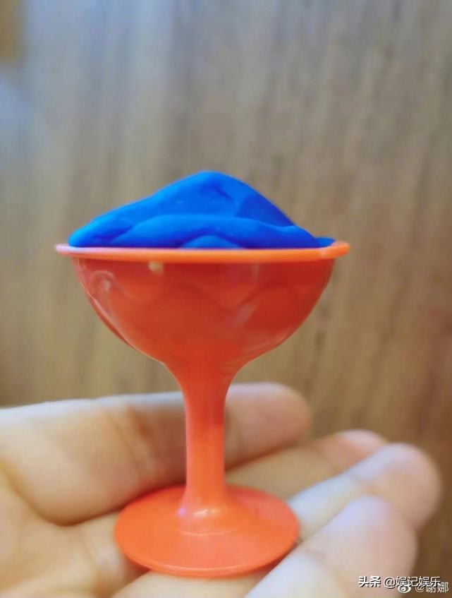 谢娜晒照过节，餐桌透露在上海家中？张杰发文暗戳戳撒糖超甜