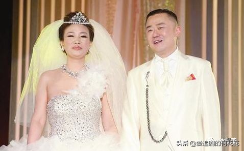 头婚低调不敢见人，二婚“大操大办”的6对明星