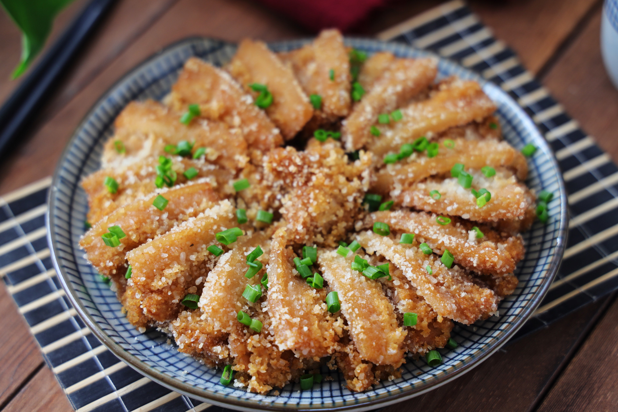 五花肉加上半碗大米，這樣吃不加一滴油，蒸一蒸，好吃不油膩