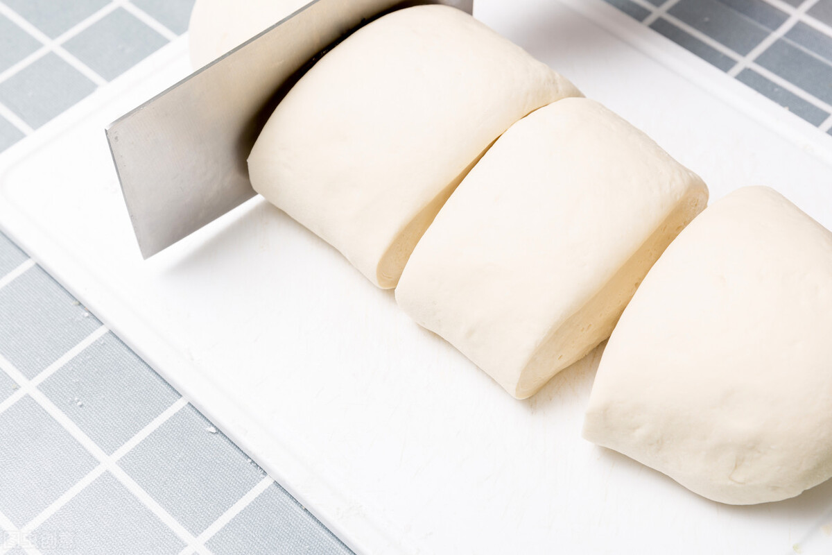 ���췢������ͷ����Ҫֻ��Ž�ĸ��������ȷ��������ͷ����������