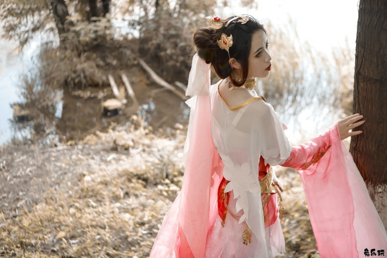 【cosplay】嗷呜嗷呜狼阿柒丨剑网三破虏秀姐