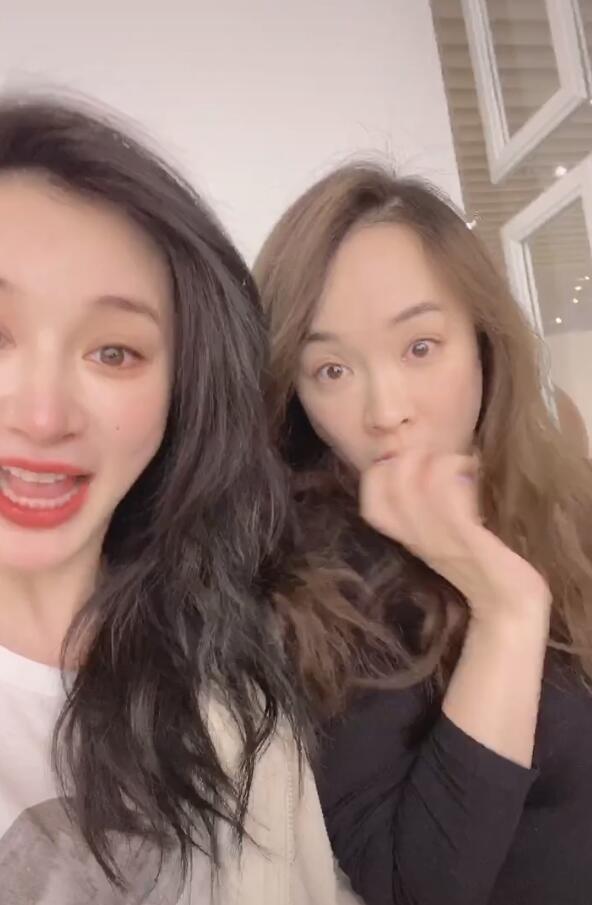霍思燕和熊乃瑾素顏出鏡，披頭散發不惜扮醜，杜江火速上線表白