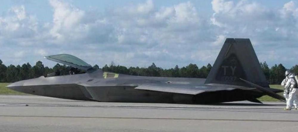五代隐身战机坠毁记录！俄国人：F-35事故多于苏57，歼20坚不可摧