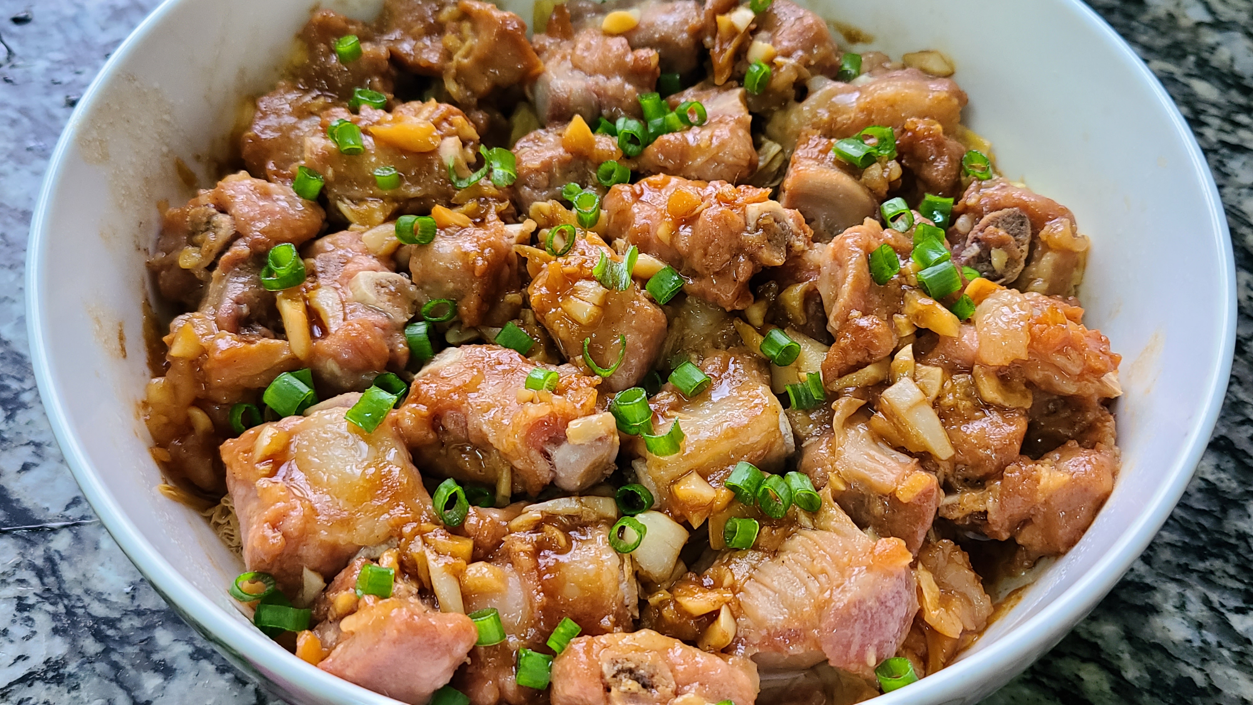 排骨这样做味道更香，教你在家秘制排骨，简单好吃，太美味了