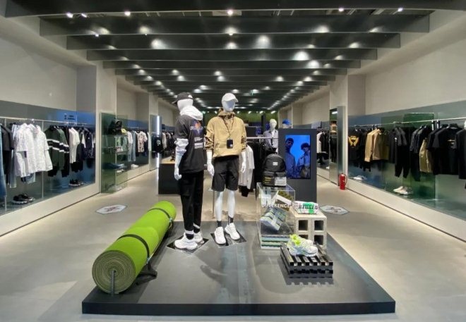 从数据上看，服饰企业很难乘风破浪