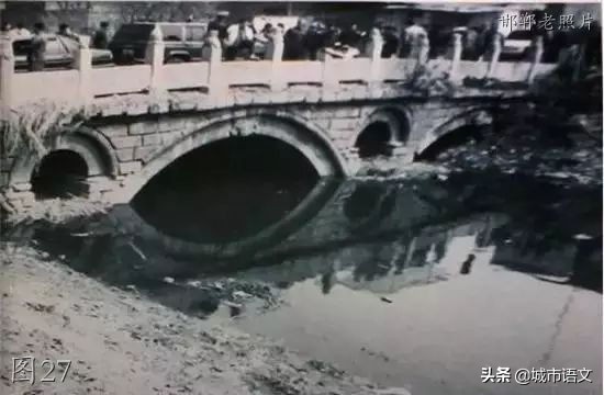 河北邯郸的老照片：国棉四厂，沁河边，学步桥，人民商场，丛台公园