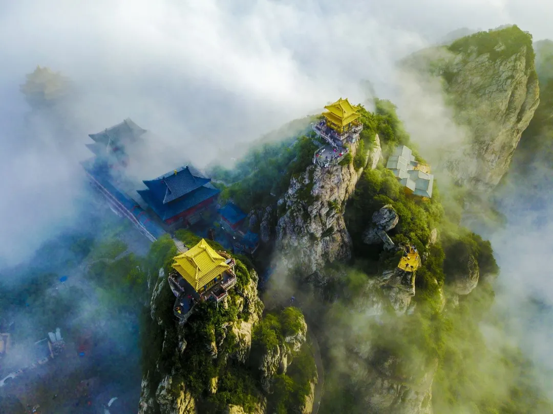 Laojun Mountain, the closest place to wonderland in China!  The sea of ​​clouds is comparable to Wugong Mountain, and the sunrise does not lose to Huangshan