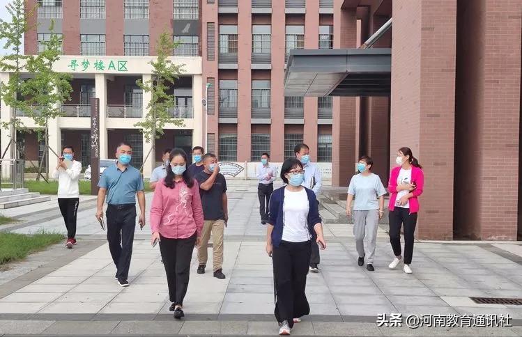 鄢陵縣實驗學校開展校園安全大排查活動(圖1) 鄢陵縣實驗學校開展校園安全大排查活動(圖1)