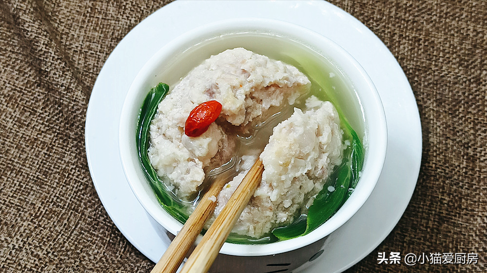图片[2]-年夜饭教大家做一个淮扬名菜“清炖狮子头”家常做法 好吃不腻-起舞食谱网