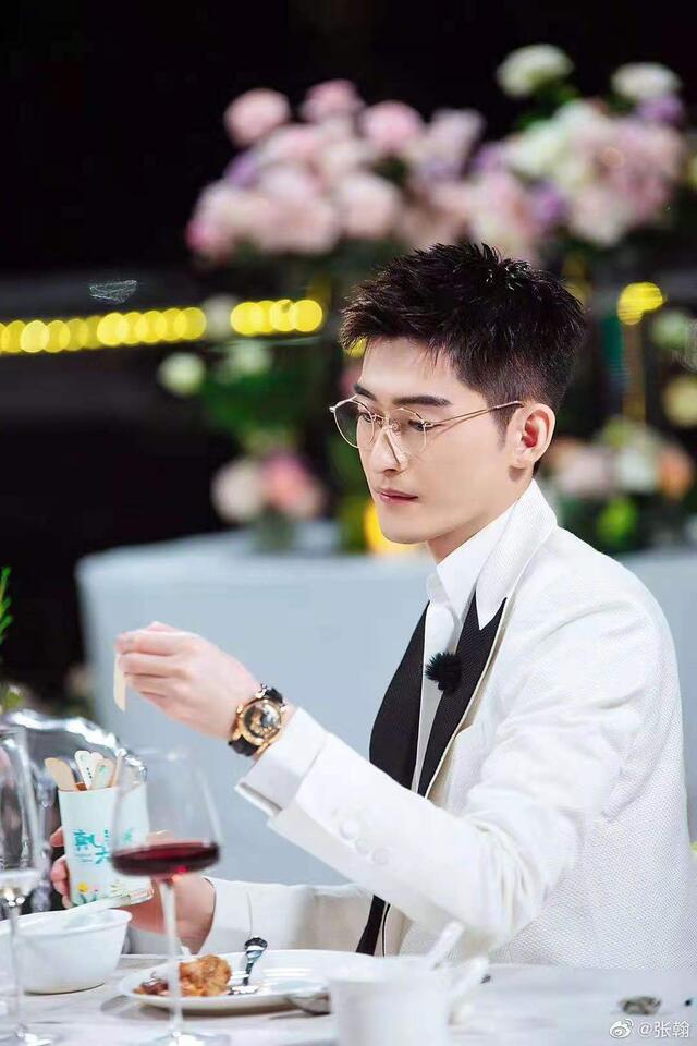 Wu Xuanyi and Zhang Han announced at the same time!what does this mean