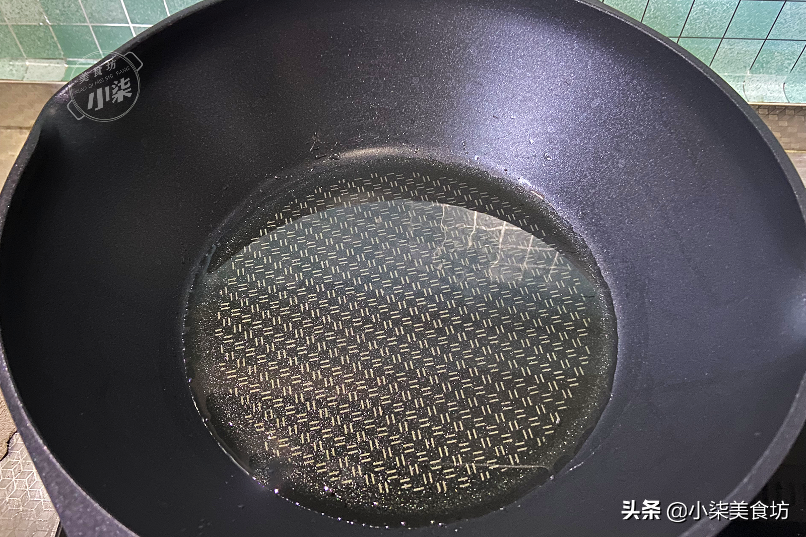 油餅不炸著吃了，打個雞蛋，外酥裡軟個個空心，吃過1次就忘不了