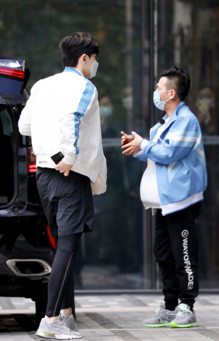 周扬青爆料后，大张伟或成最大赢家，网友笑称：临危受命赚大了！