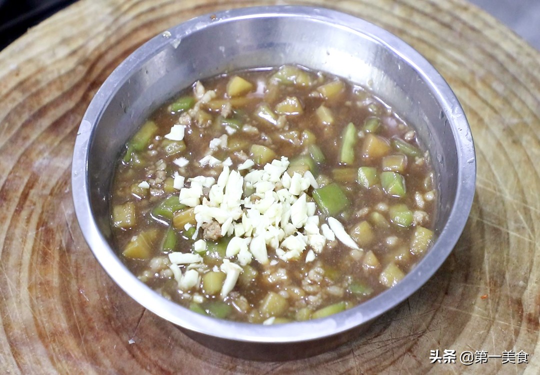 茄子打鹵面如何做好吃，廚師長(zhǎng)教你一招，鹵香勁道，方便快捷