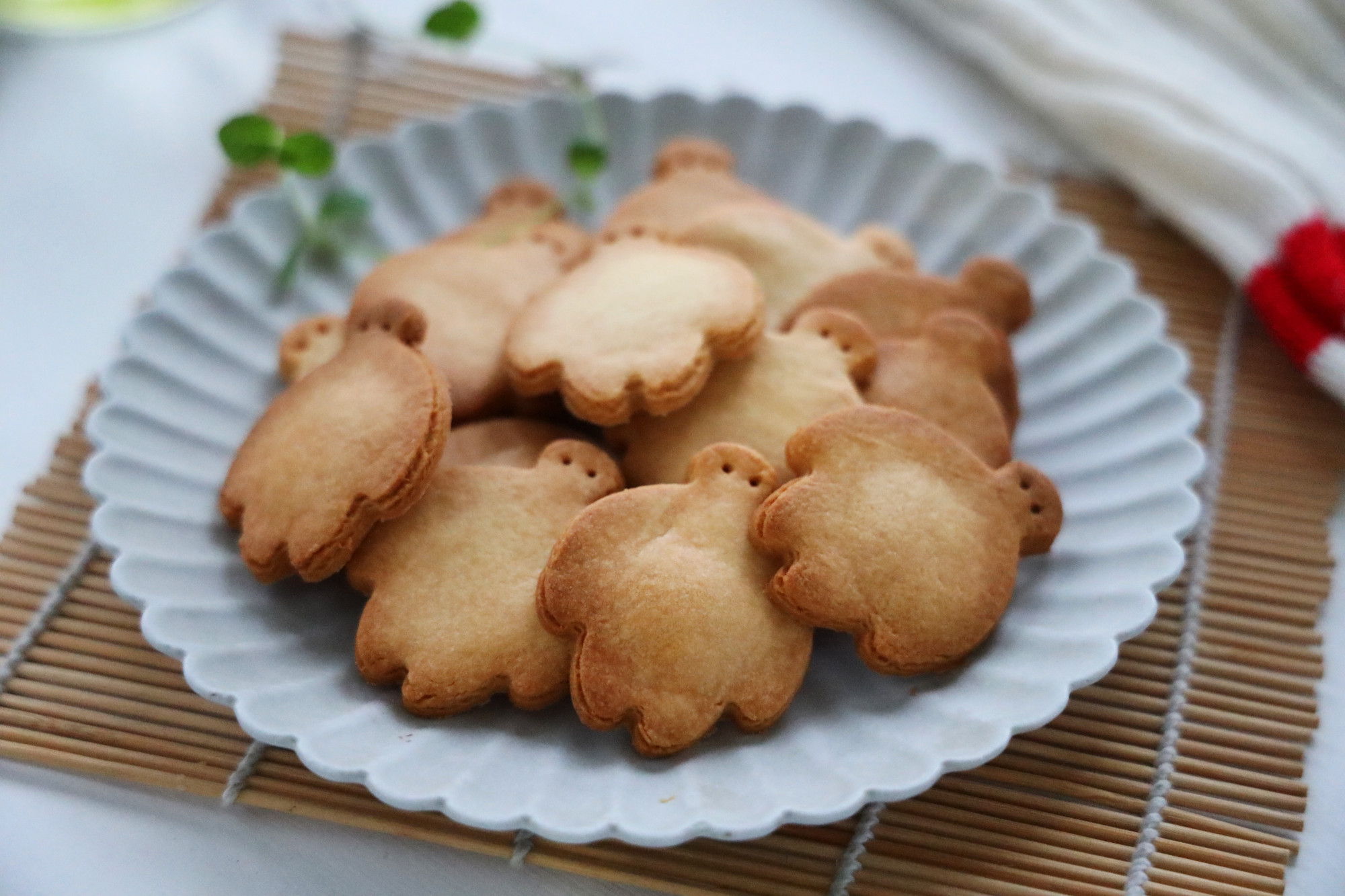 国庆在家，跟孩子DIY手工饼干，香甜酥脆，配料少，简单无难度