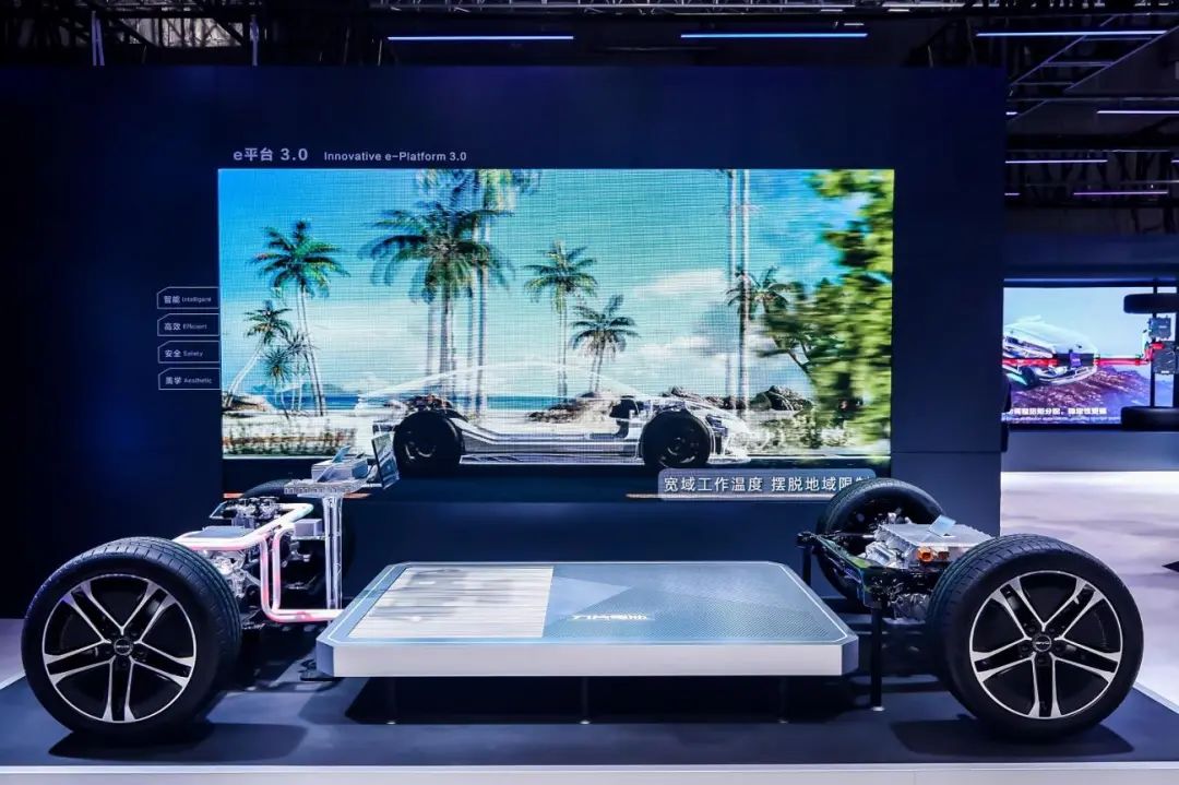 车企掌门人会面要有新动作？上海车展王传福和魏建军聊了些啥？