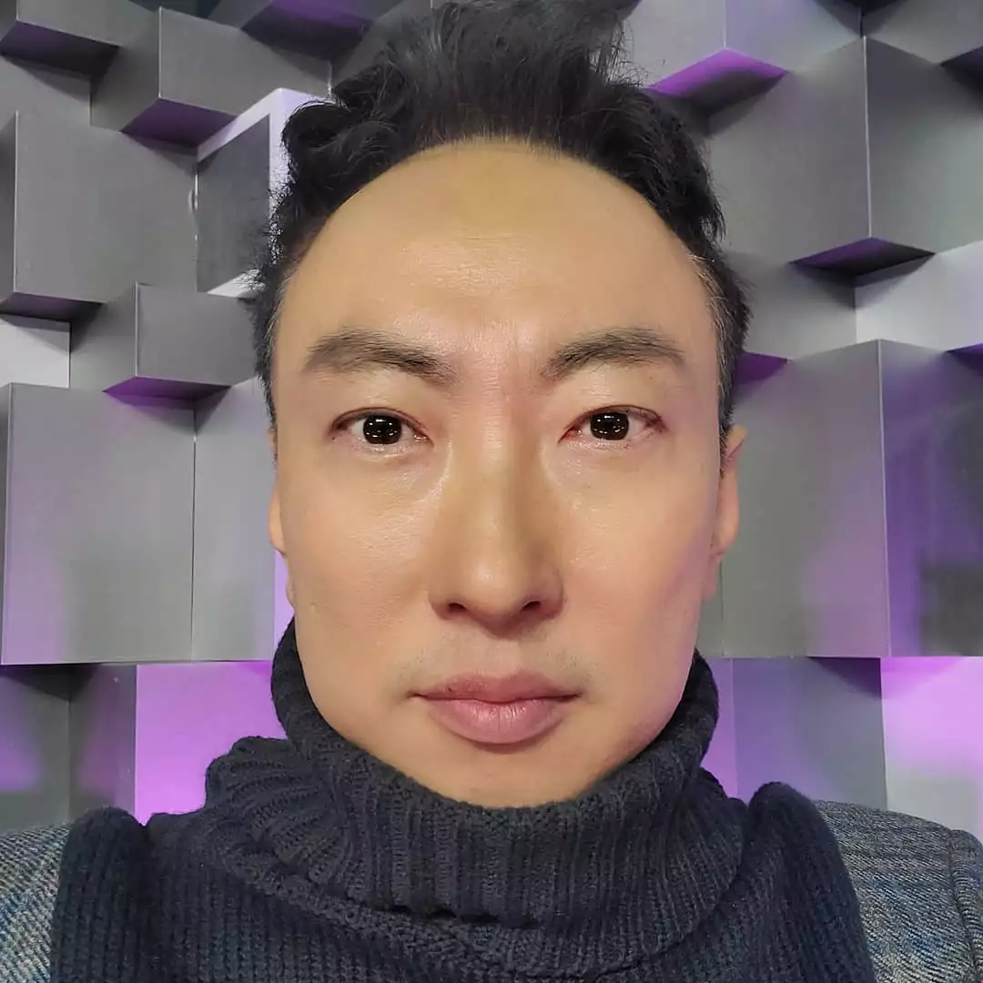 朴明秀上传花美男照,哈哈回:就算重新出生也无法长那样