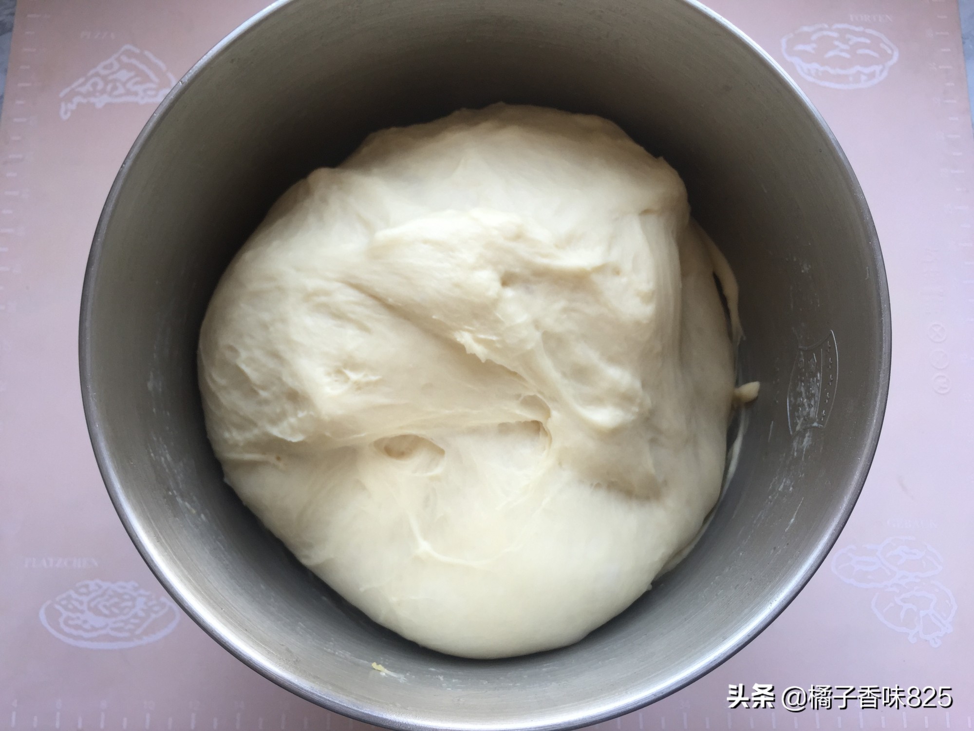 甜甜圈在家做，告別點外賣，蓬鬆酥軟吃起來就收不住嘴，太簡單了