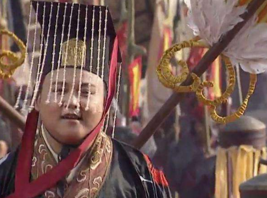 因刘禅在门上刻三个字，司马昭居然不忍杀他，