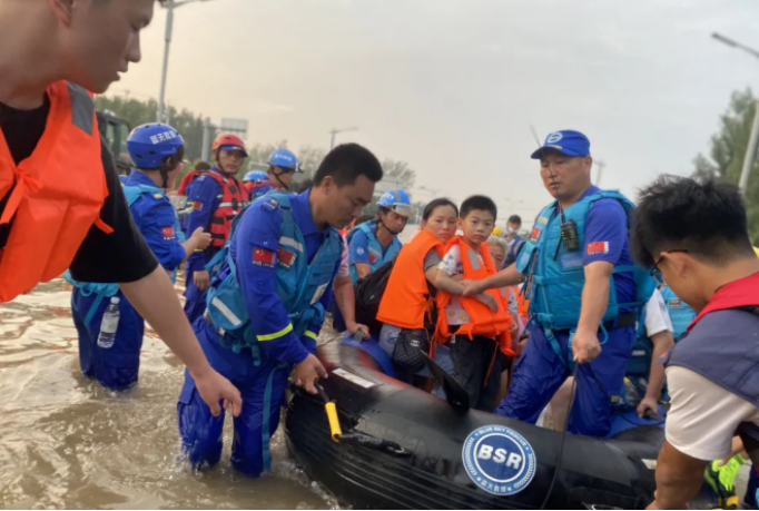 不懼風雨，勇敢擔當！依維柯藍天救援隊圓滿完成救援任務