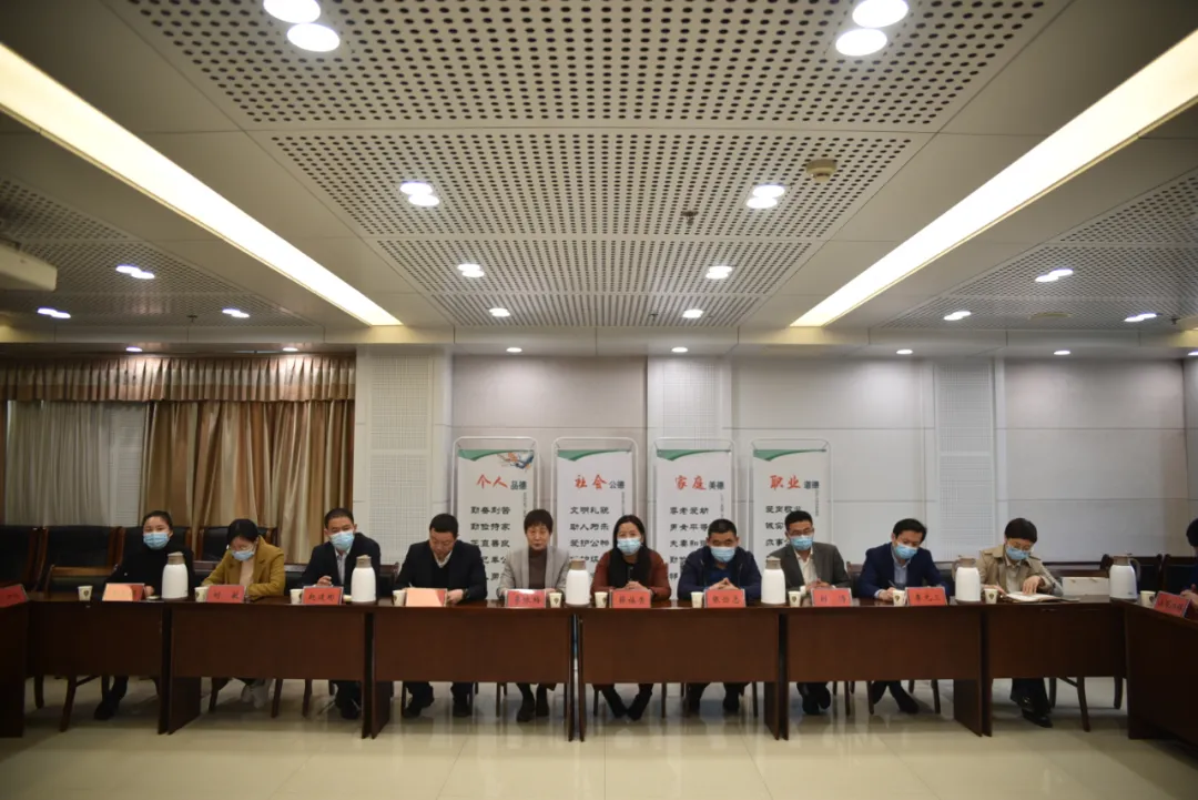 临沂交警直属三大队举办“向党和人民报告——警营开放日”活动