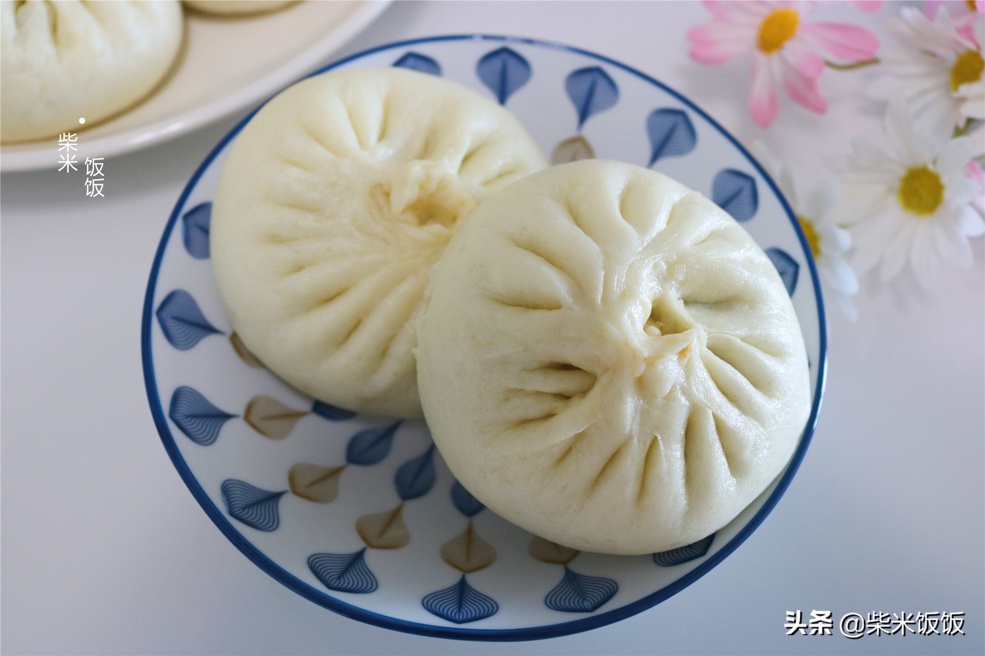夏季蒸包子，這個餡的要試試，比韭菜更鮮美，個個飽滿不塌陷